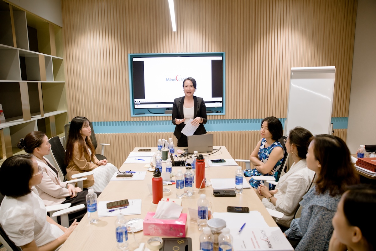 Lãnh đạo chuyển hóa tổ chức như thế nào qua coaching?