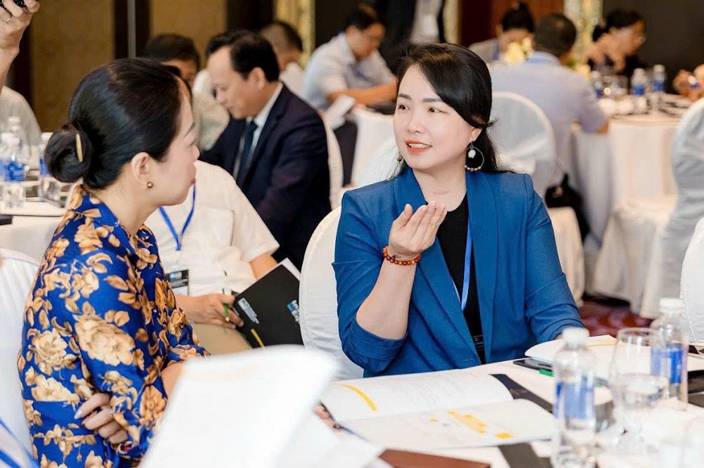 Coaching giúp CEO phát triển tư duy và ra quyết định sáng suốt.